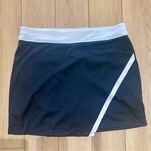 Callaway Golf Skort 16” Size Medium Black and White Wrap Style